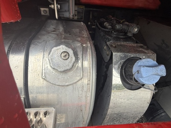 Picture of 2023 Peterbilt 536
