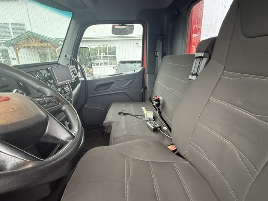 Picture of 2023 Peterbilt 536