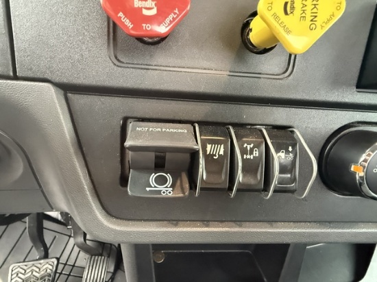 Picture of 2023 Peterbilt 536