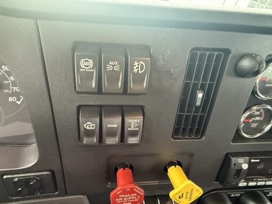 Picture of 2023 Peterbilt 536